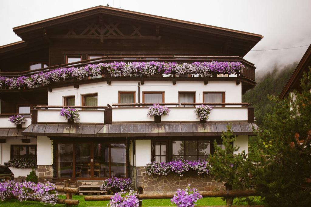 Garni Stefani Hotel Фент Екстериор снимка